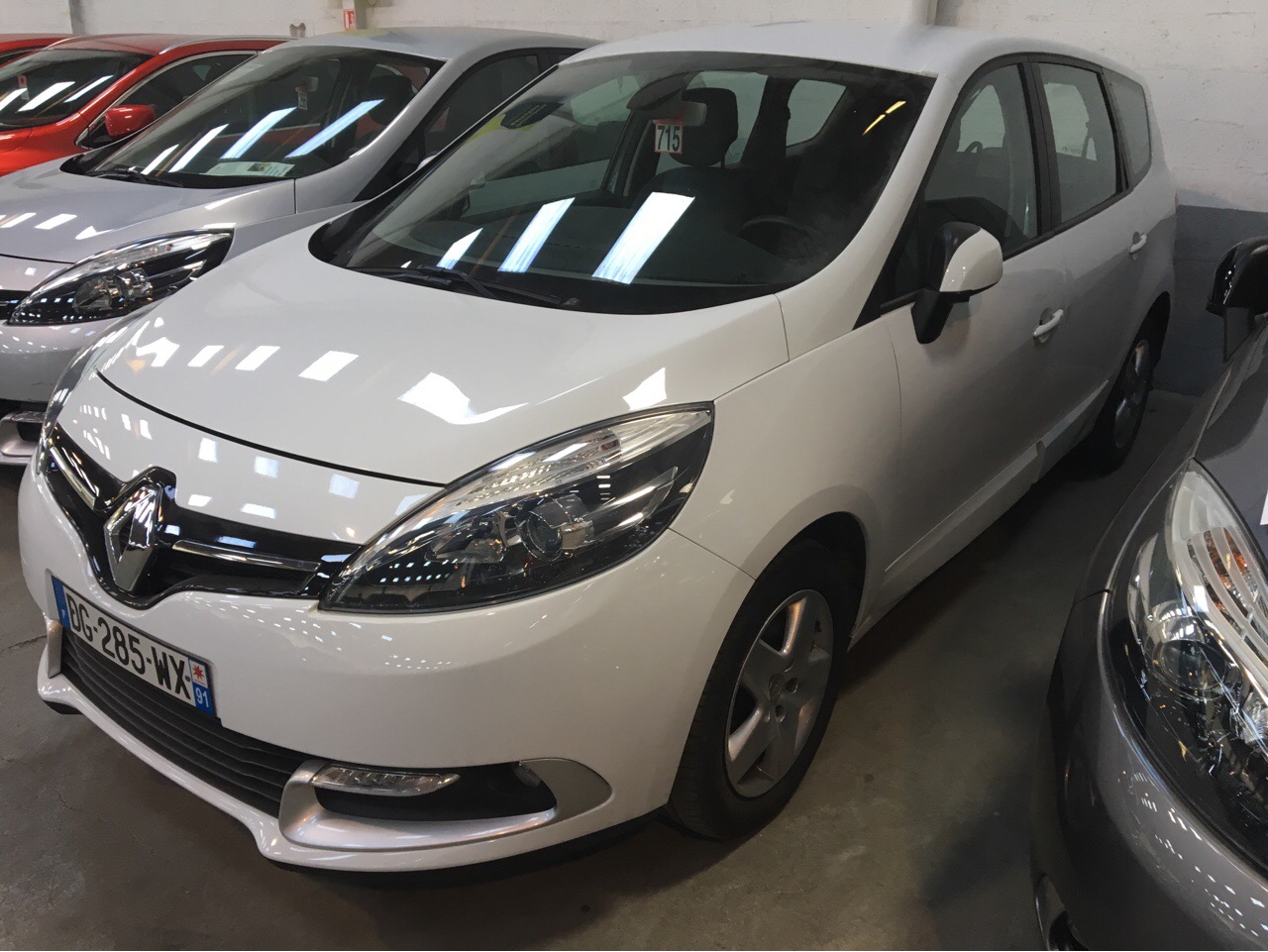 Left hand drive RENAULT GD SCENIC DCI 110 BUSINESS 7 SEATS FRENCH REG